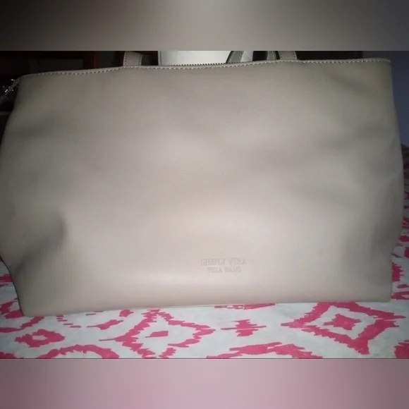 EUC SIMPLY VERA VERA WANG - Picture 2 of 15